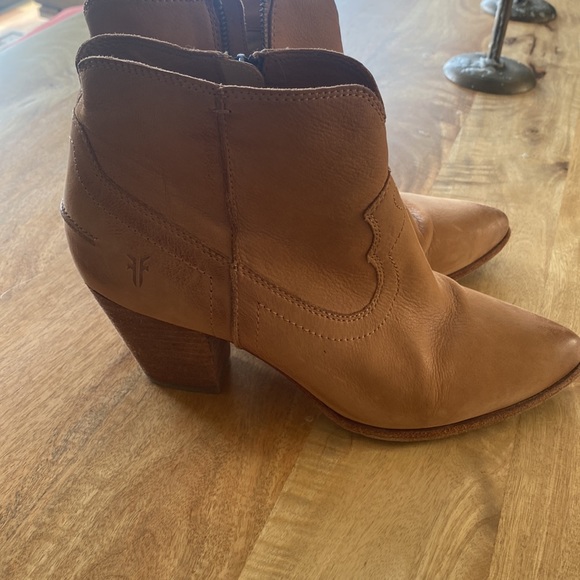 Frye Booties Tan 10 - Picture 8 of 9